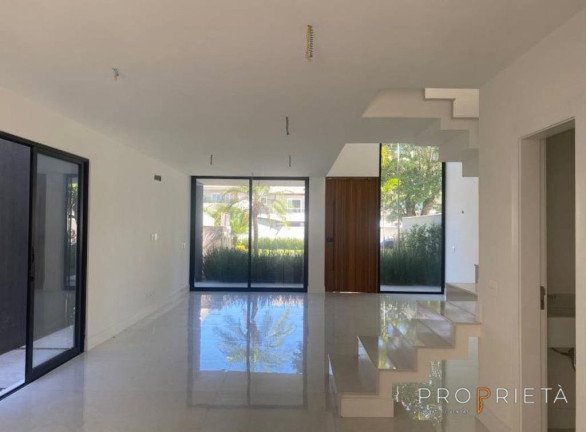 Imagem Casa de Condomínio com 4 Quartos à Venda, 280 m² em Barra Da Tijuca - Rio De Janeiro Imagem Casa de Condomínio com 4 Quartos à Venda, 280 m² em Barra Da Tijuca - Rio De Janeiro