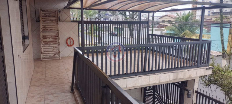 Imagem Casa com 3 Quartos à Venda ou Locação, 180 m² em Centro - Mongaguá Imagem Casa com 3 Quartos à Venda ou Locação, 180 m² em Centro - Mongaguá