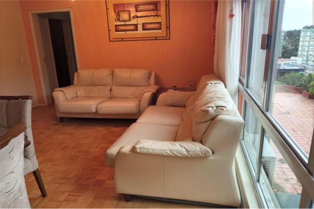 Imagem Imóvel com 3 Quartos à Venda, em Petrópolis - Porto Alegre Imagem Imóvel com 3 Quartos à Venda, em Petrópolis - Porto Alegre