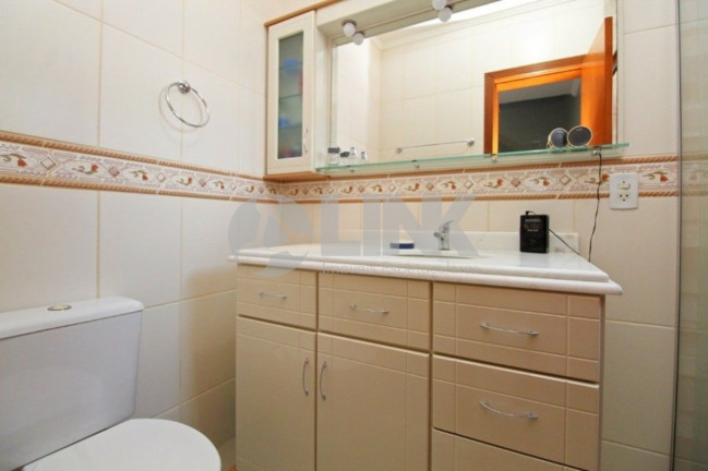 Imagem Casa com 3 Quartos à Venda, 225 m² em Jardim Itu - Porto Alegre
