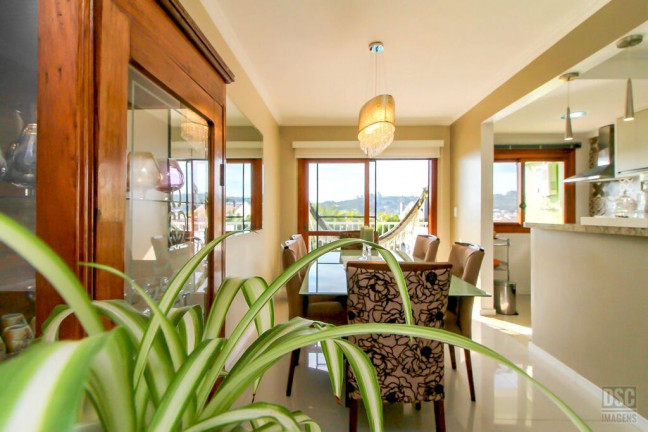 Imagem Casa com 3 Quartos à Venda, 193 m² em Espírito Santo - Porto Alegre