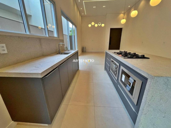 Casa de Condomínio com 3 Quartos à Venda, 195 m²