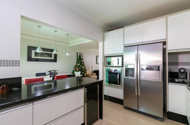 Imagem Casa com 3 Quartos à Venda, 233 m² em Cristo Rei - Curitiba