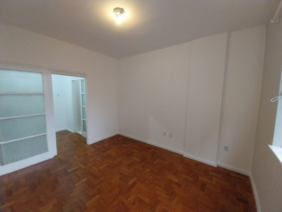 Imagem Apartamento com 1 Quarto à Venda, 30 m² em Centro Histórico - Porto Alegre Imagem Apartamento com 1 Quarto à Venda, 30 m² em Centro Histórico - Porto Alegre