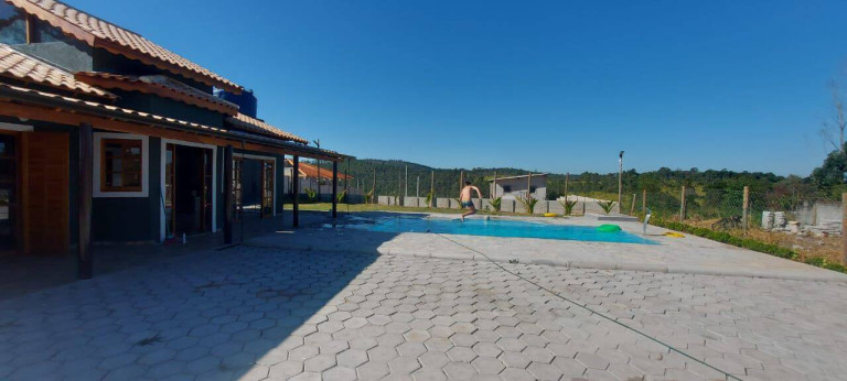 Imagem Casa com 2 Quartos à Venda, 672 m² em Atibaia