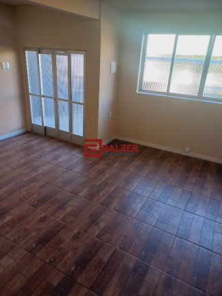 Imagem Casa com 4 Quartos à Venda, 165 m² em Centro - Florianópolis Imagem Casa com 4 Quartos à Venda, 165 m² em Centro - Florianópolis