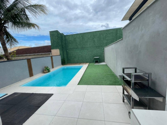 Imagem Sobrado com 3 Quartos à Venda, 129 m² em Itacolomi - Piçarras