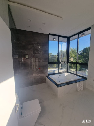 Imagem Casa com 3 Quartos à Venda, 468 m² em Pedra Branca - Palhoça