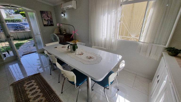 Imagem Casa com 3 Quartos à Venda, 161 m² em Vila Helena - Atibaia Imagem Casa com 3 Quartos à Venda, 161 m² em Vila Helena - Atibaia