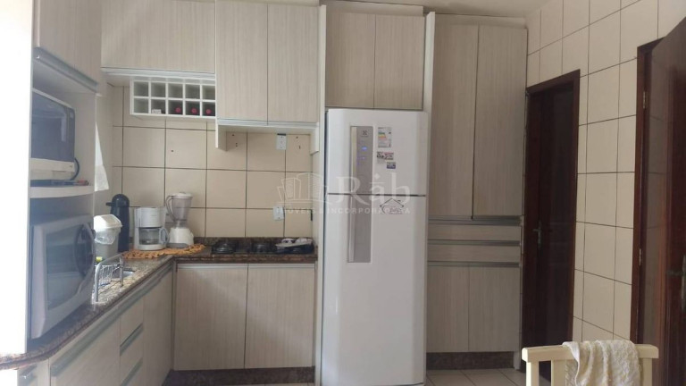 Imagem Sobrado com 3 Quartos à Venda, 120 m² em Centro - Balneário Camboriú Imagem Sobrado com 3 Quartos à Venda, 120 m² em Centro - Balneário Camboriú