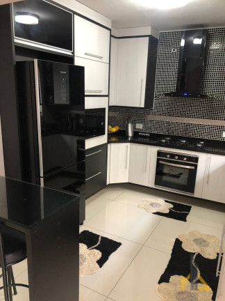 Imagem Sobrado com 3 Quartos à Venda, 166 m² em Atuba - Curitiba Imagem Sobrado com 3 Quartos à Venda, 166 m² em Atuba - Curitiba