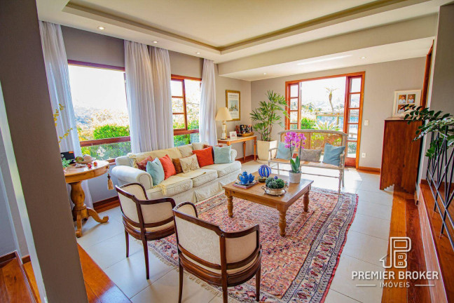 Imagem Casa com 5 Quartos à Venda, 430 m² em Golfe - Teresópolis