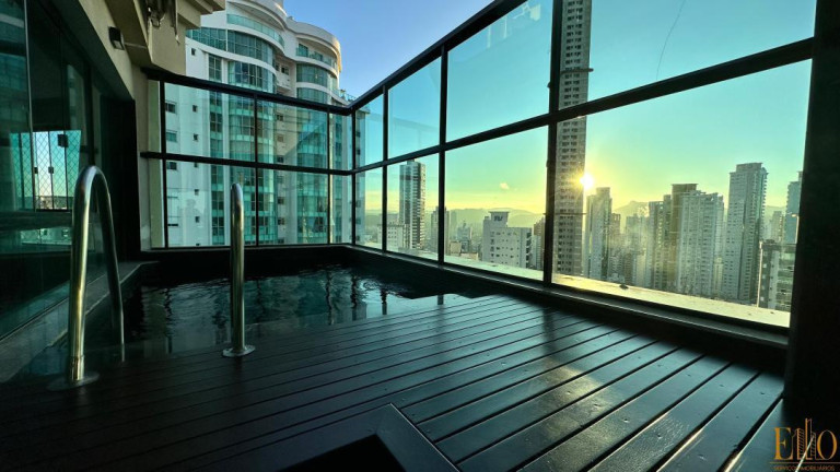 Imagem Cobertura com 4 Quartos à Venda, 280 m² em Centro - Balneário Camboriú