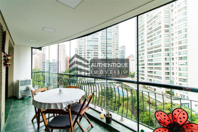 Imagem Apartamento com 3 Quartos à Venda, 153 m² em Vila Nova Conceição - São Paulo Imagem Apartamento com 3 Quartos à Venda, 153 m² em Vila Nova Conceição - São Paulo