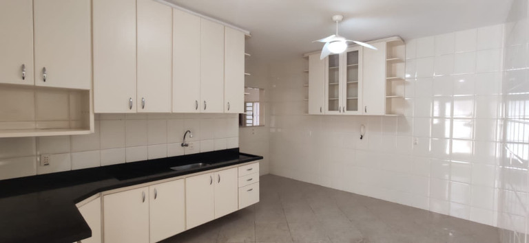 Imagem Casa com 3 Quartos à Venda, 180 m² em Jardim Satélite - São José Dos Campos