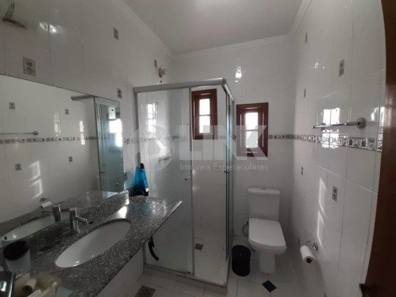 Imagem Casa com 3 Quartos à Venda, 226 m² em Jardim Itu - Porto Alegre Imagem Casa com 3 Quartos à Venda, 226 m² em Jardim Itu - Porto Alegre