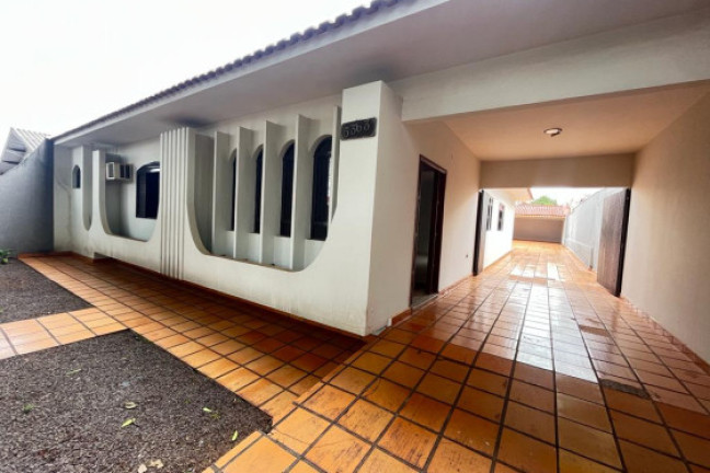 Casa à Venda, 490 m² em Zona Ii - Umuarama