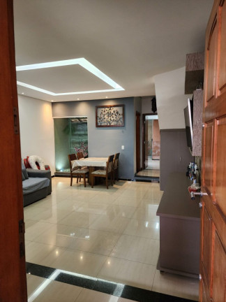 Imagem Casa com 3 Quartos à Venda, 150 m² em Cabral - Contagem