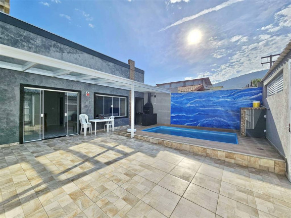 Casa com 3 Quartos à Venda, 250 m² em Solemar - Praia Grande