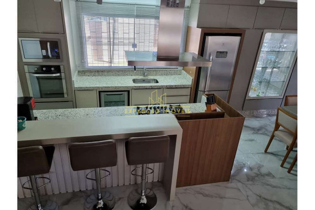 Imagem Casa com 3 Quartos à Venda, 199 m² em São João Do Rio Vermelho - Florianópolis Imagem Casa com 3 Quartos à Venda, 199 m² em São João Do Rio Vermelho - Florianópolis