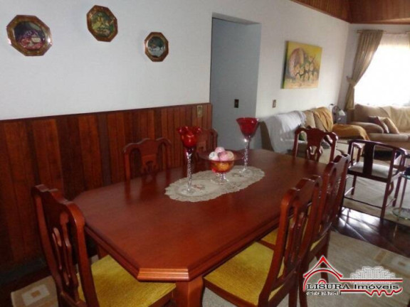 Imagem Apartamento com 4 Quartos à Venda, 226 m² em Campos Do Jordão Imagem Apartamento com 4 Quartos à Venda, 226 m² em Campos Do Jordão