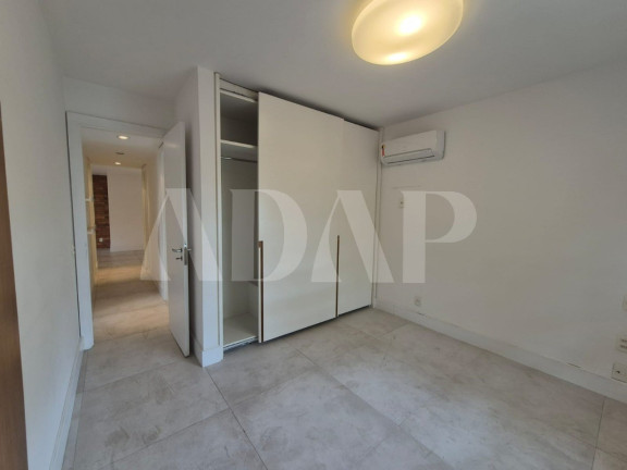 Imagem Imóvel com 3 Quartos à Venda, 110 m² em Barra Da Tijuca - Rio De Janeiro Imagem Imóvel com 3 Quartos à Venda, 110 m² em Barra Da Tijuca - Rio De Janeiro