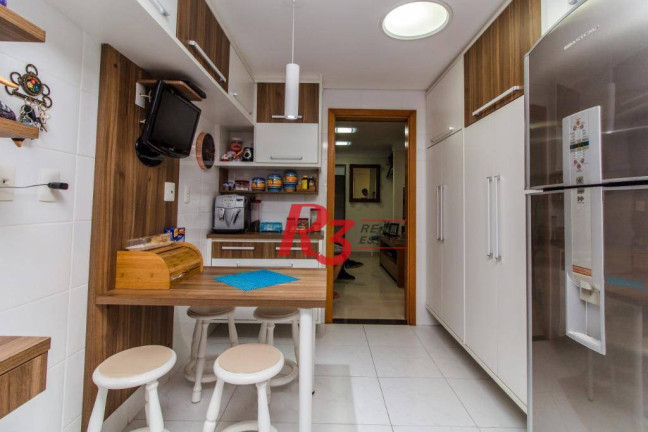 Imagem Apartamento com 4 Quartos à Venda, 191 m² em Gonzaga - Santos