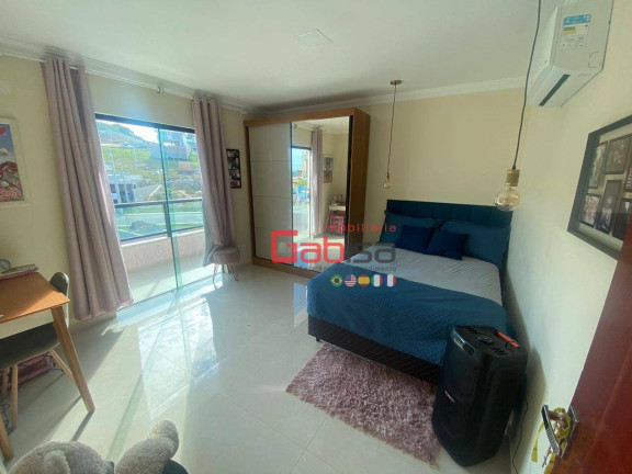 Imagem Casa com 4 Quartos à Venda, 204 m² em Vila Sao Pedro - São Pedro Da Aldeia Imagem Casa com 4 Quartos à Venda, 204 m² em Vila Sao Pedro - São Pedro Da Aldeia