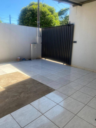 Imagem Casa com 2 Quartos para Alugar, em Arapongas Imagem Casa com 2 Quartos para Alugar, em Arapongas