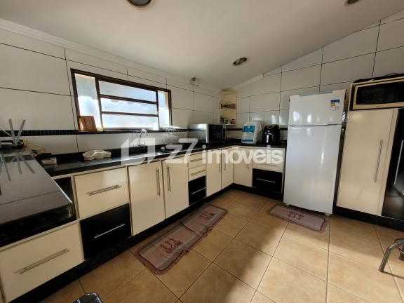 Imagem Imóvel com 3 Quartos à Venda, 2.300 m² em Parque Alvamar - Sarandi Imagem Imóvel com 3 Quartos à Venda, 2.300 m² em Parque Alvamar - Sarandi