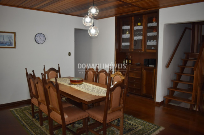 Imagem Casa com 4 Quartos à Venda, 167 m² em Região Do Vale Encantado - Campos Do Jordão Imagem Casa com 4 Quartos à Venda, 167 m² em Região Do Vale Encantado - Campos Do Jordão