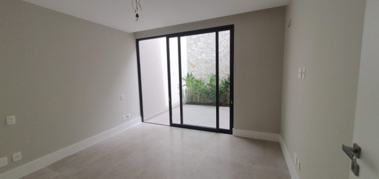 Imagem Casa com 5 Quartos à Venda, 420 m² em Barra Da Tijuca - Rio De Janeiro Imagem Casa com 5 Quartos à Venda, 420 m² em Barra Da Tijuca - Rio De Janeiro