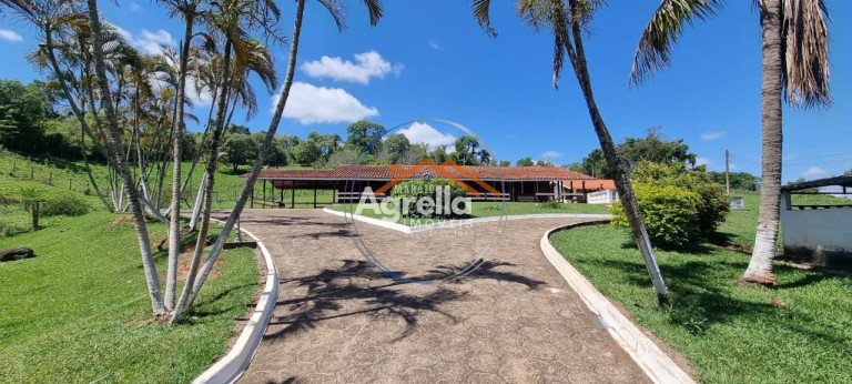 Imagem Imóvel com 3 Quartos à Venda, 200 m² em Zona Rural - Serra Negra Imagem Imóvel com 3 Quartos à Venda, 200 m² em Zona Rural - Serra Negra