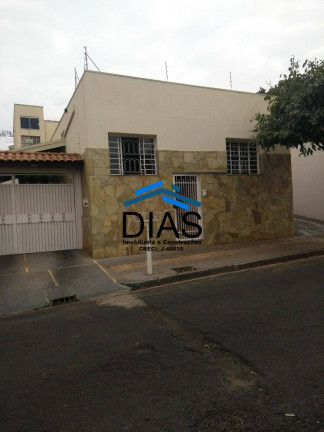 Casa com 3 Quartos à Venda, 210 m² em Centro - Araraquara