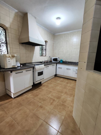 Imagem Casa com 5 Quartos à Venda, 1.800 m² em Três Montanhas - Osasco