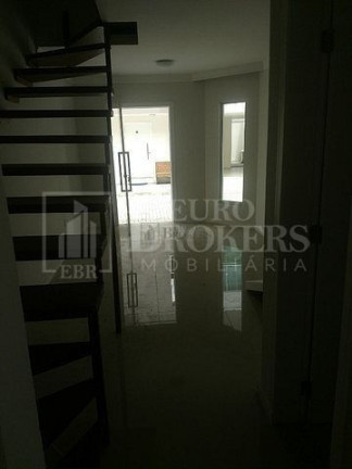 Imagem Sobrado com 2 Quartos à Venda, 86 m² em Barra - Balneário Camboriú