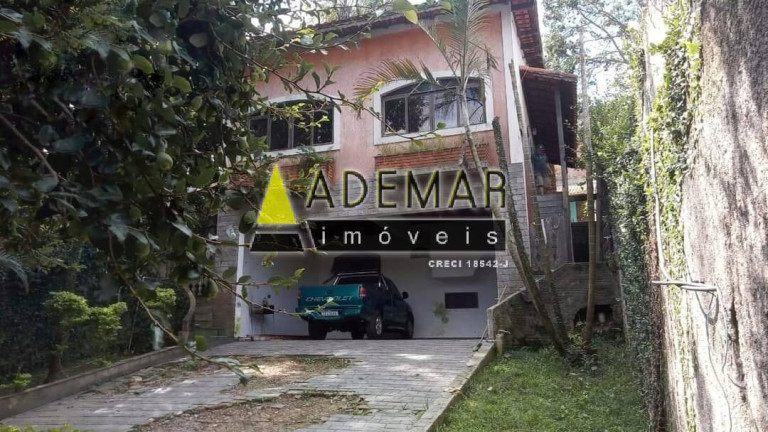 Casa com 3 Quartos à Venda,  em Eldorado - Diadema