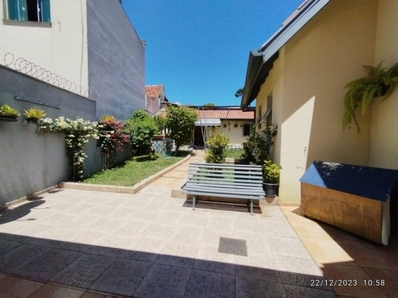 Imagem Casa com 4 Quartos à Venda, 319 m² em São Francisco - Curitiba Imagem Casa com 4 Quartos à Venda, 319 m² em São Francisco - Curitiba