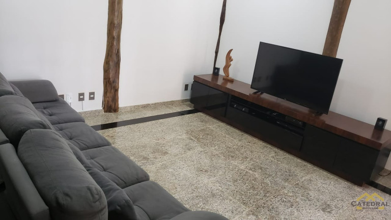 Imagem Imóvel com 3 Quartos à Venda, 717 m² em Chácara Malota - Jundiaí