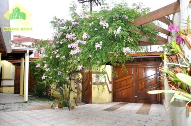 Imagem Casa com 6 Quartos à Venda, 375 m² em Centro - Ubatuba Imagem Casa com 6 Quartos à Venda, 375 m² em Centro - Ubatuba