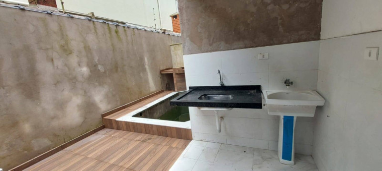 Imagem Sobrado com 2 Quartos à Venda, 107 m² em Vila Atlântica - Mongaguá