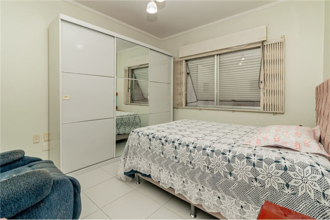 Imagem Imóvel com 2 Quartos à Venda,  em Menino Deus - Porto Alegre