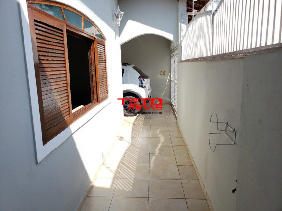 Imagem Casa com 4 Quartos à Venda, 310 m² em Bairro Federal - Campanha Imagem Casa com 4 Quartos à Venda, 310 m² em Bairro Federal - Campanha
