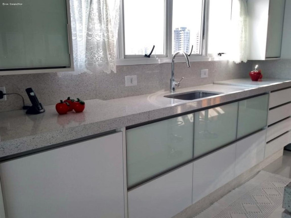 Imagem Apartamento com 3 Quartos à Venda, 332 m²