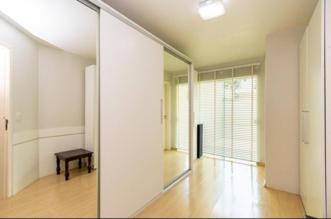 Imagem Casa com 3 Quartos à Venda, 233 m² em Cristo Rei - Curitiba
