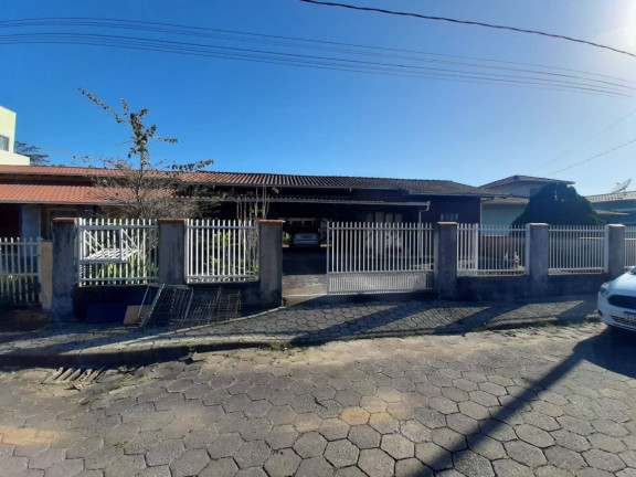 Imagem Casa com 2 Quartos à Venda, 292 m² em Itacolomi - Balneário Piçarras Imagem Casa com 2 Quartos à Venda, 292 m² em Itacolomi - Balneário Piçarras