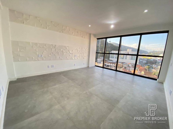 Sala Comercial à Venda, 35 m² em Várzea - Teresópolis