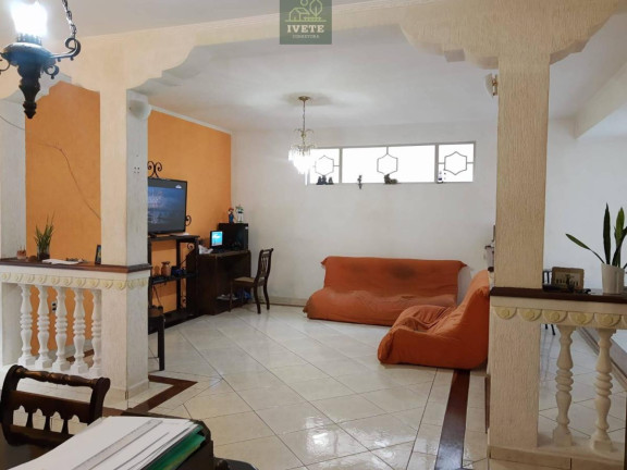 Imagem Casa com 3 Quartos à Venda, 250 m²