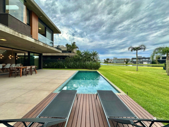 Imagem Casa de Condomínio com 5 Quartos à Venda, 297 m² em Centro - Xangri-lá