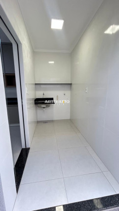 Imagem Casa com 4 Quartos à Venda, 300 m²